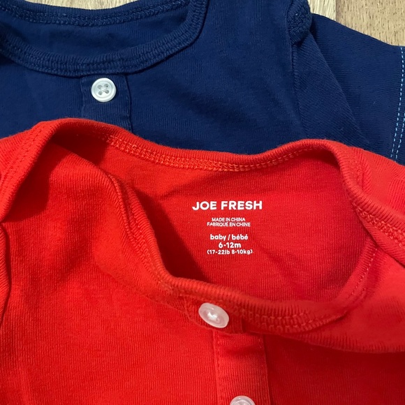 3-pack joe fresh baby onesies - Picture 3 of 6